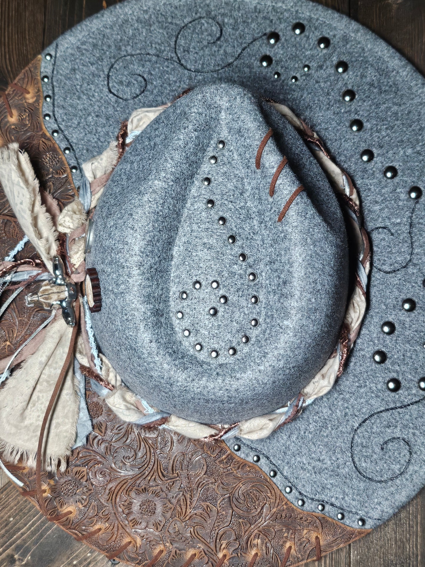 Grey felt Burned Fedora with embossed leather