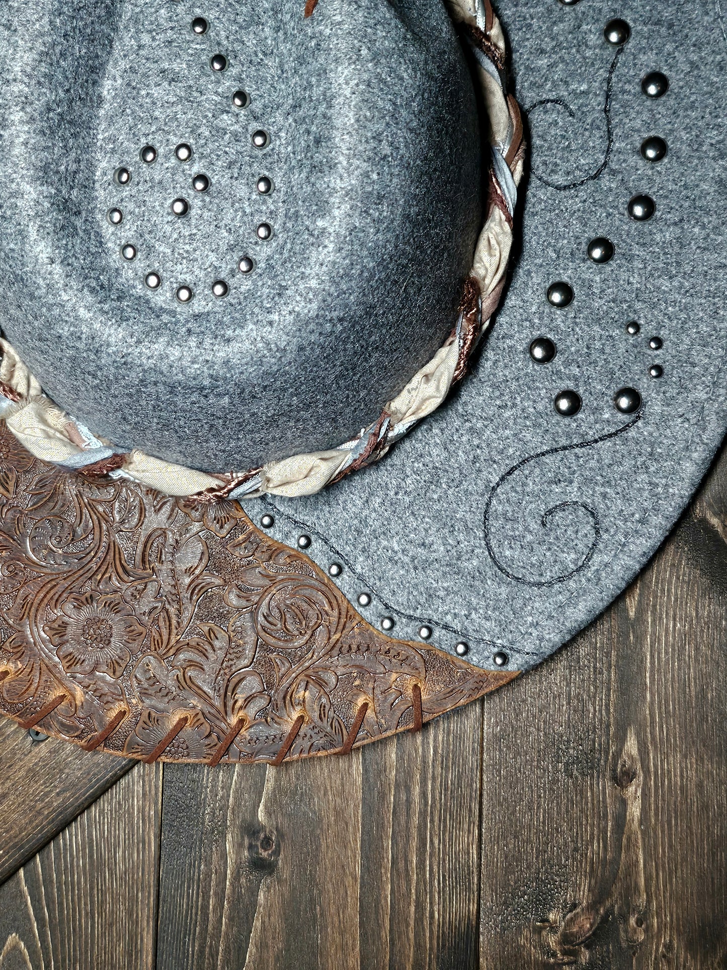 Grey felt Burned Fedora with embossed leather