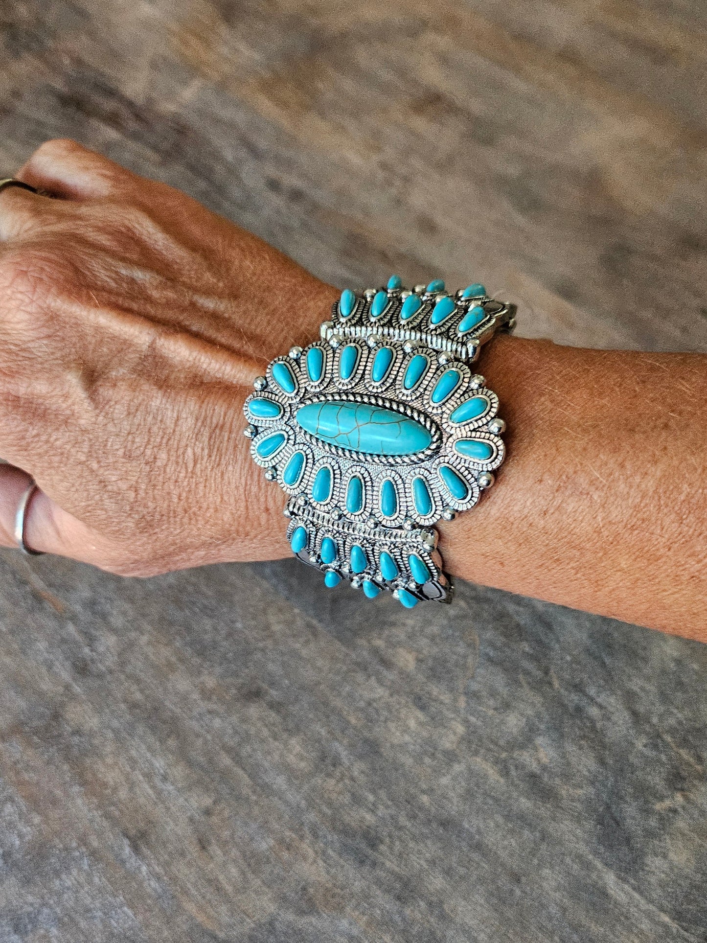 Western Style Turquoise Stone Stretch Bracelet