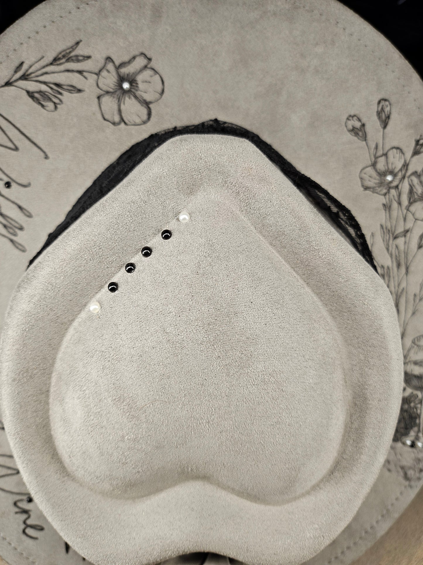 Grey burned fedora cowboy hat Jessie Murph inspired