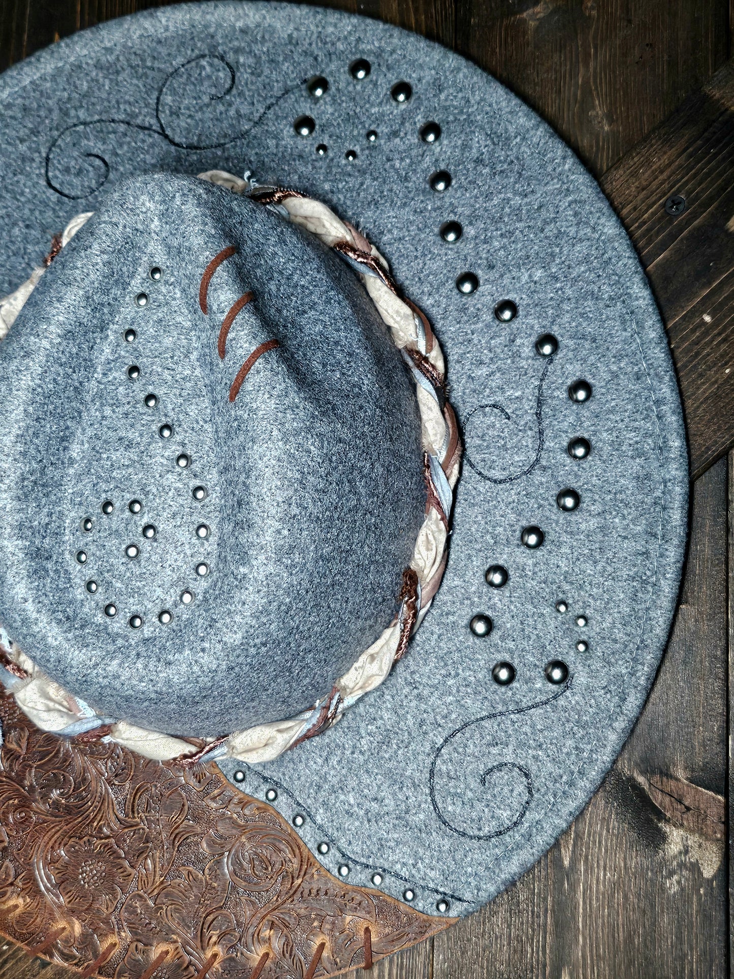 Grey felt Burned Fedora with embossed leather