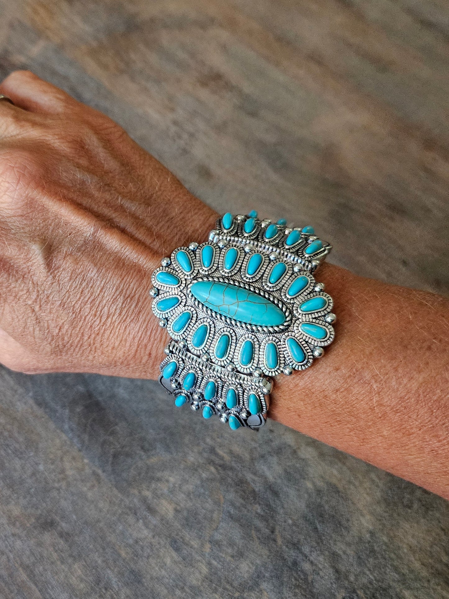 Western Style Turquoise Stone Stretch Bracelet